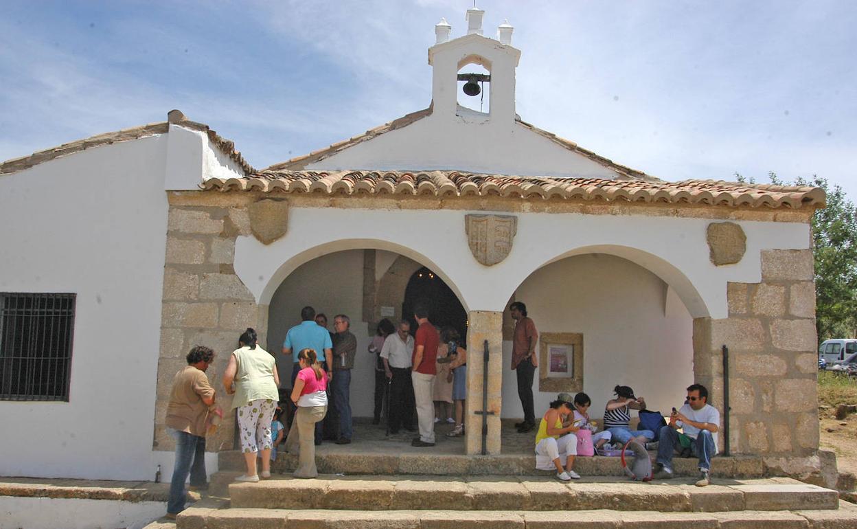 Ermita de Santa Lucía, en Cáceres, que la Iglesia asegura ahora que no inmatriculó, en contra de lo que creía el dueño de la finca en la que está. 
