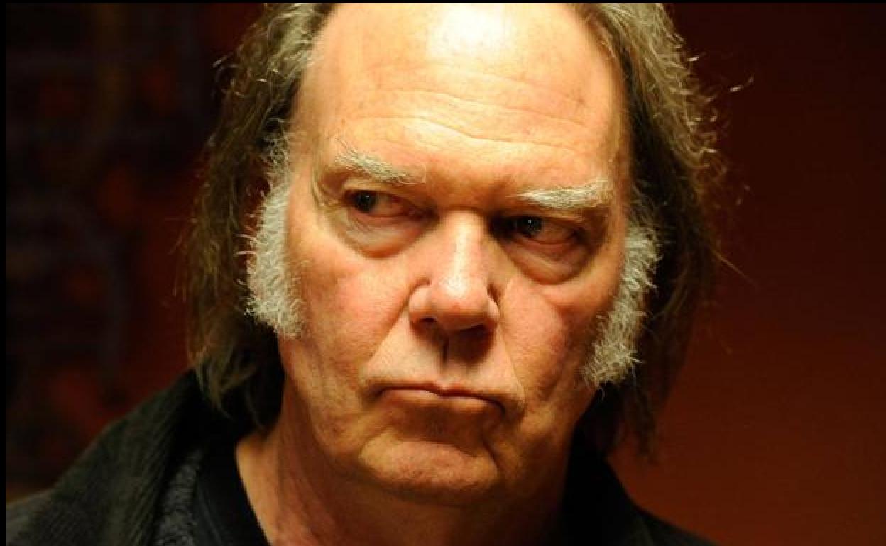 El cantante Neil Young.. 