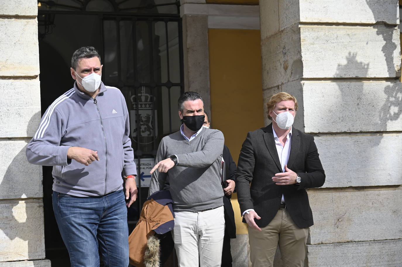 Concentración del CD Badajoz para protestar por las «mentiras» del nuevo grupo inversor 