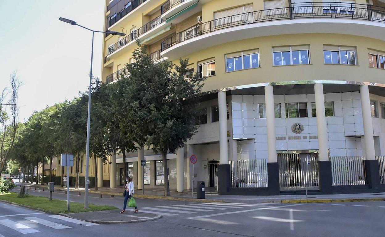 El Colegio de Médicos de Badajoz despide al oficial mayor acusado de abuso sexual