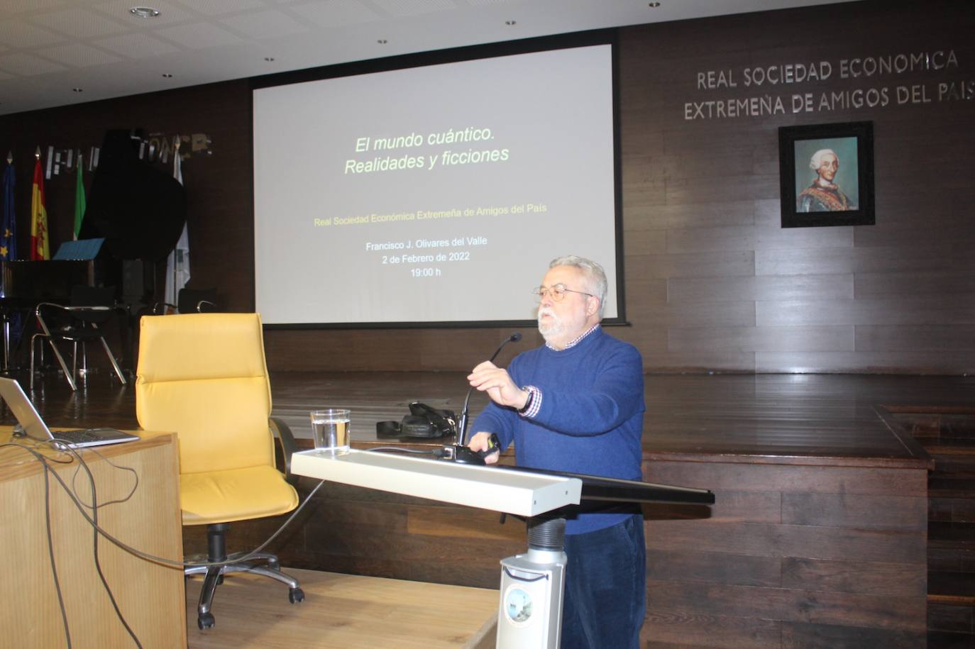 Charla de Francisco Olivares en la Económica.