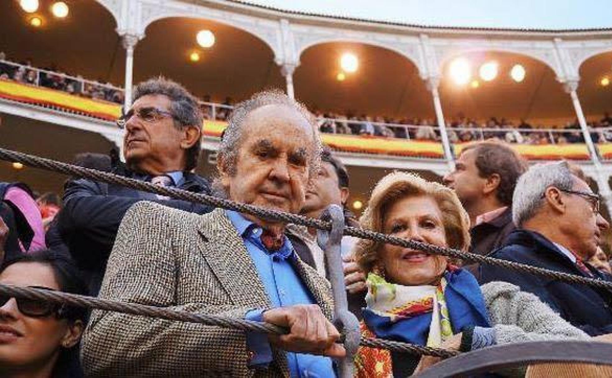 Alberto Baillères con su esposa, Teresa Gual, en Las Ventas. 