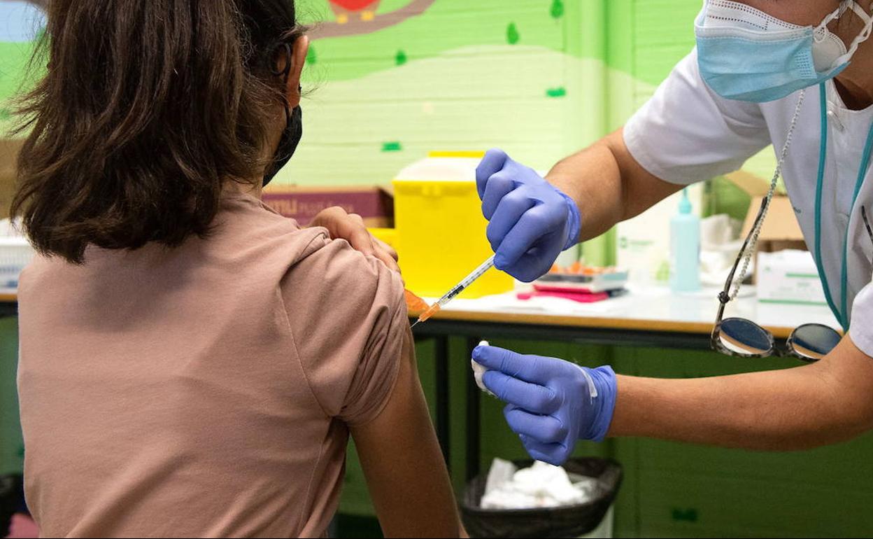Vacuna contra la covid: Extremadura tiene todo listo para empezar a poner este miércoles la segunda dosis pediátrica