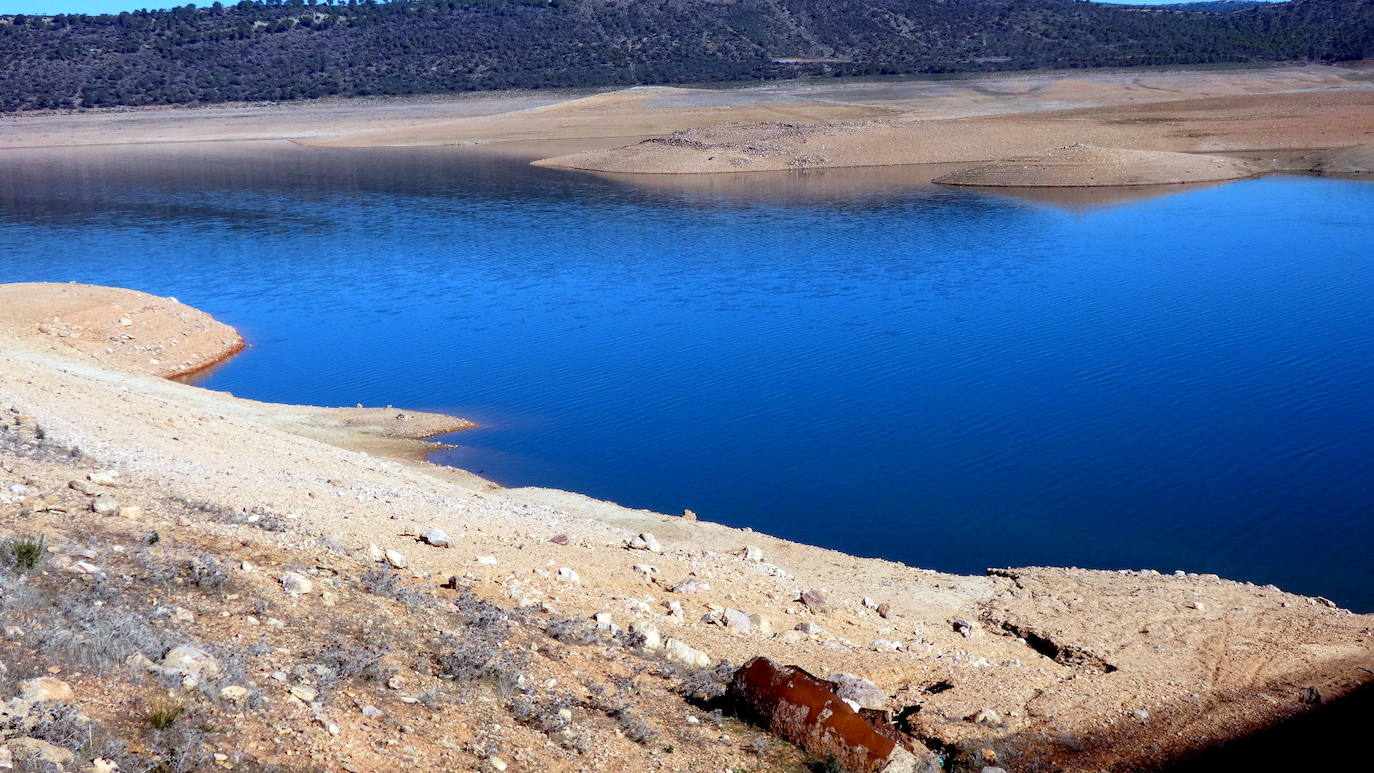 Embalse del Cijara desde el entorno de Helechosa de los Montes