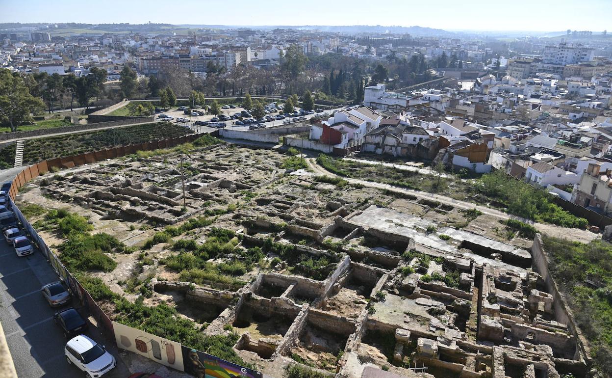 Vista del estado actual del yacimiento arqueológico del Campillo desde la torre de Espantaperros.
