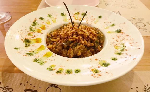 Arroz jazmín especiado con lagarto ibérico.