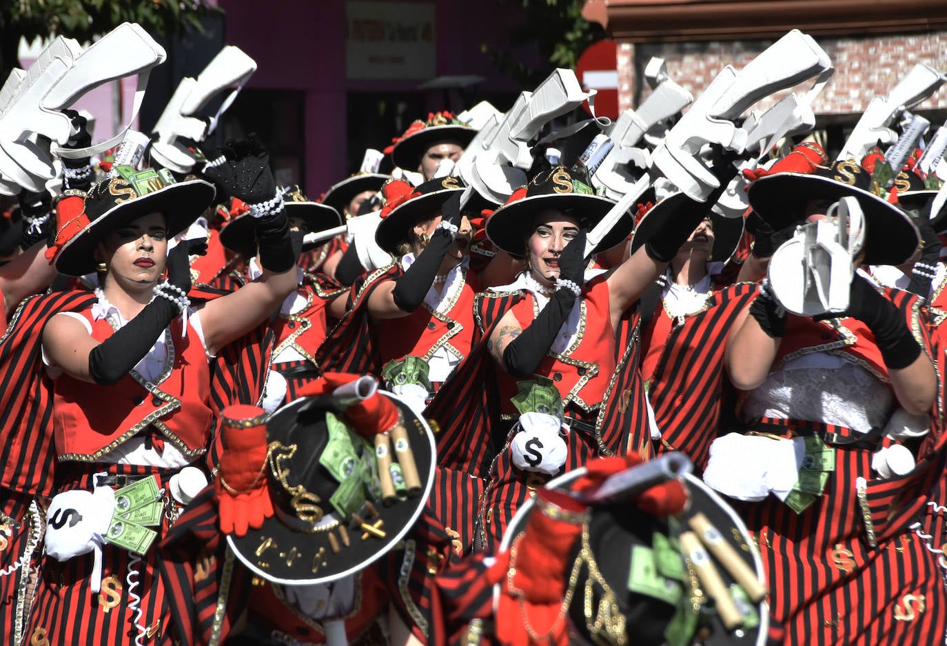 Fotos: Gran desfile de Comparsas del Carnaval de Badajoz 2022