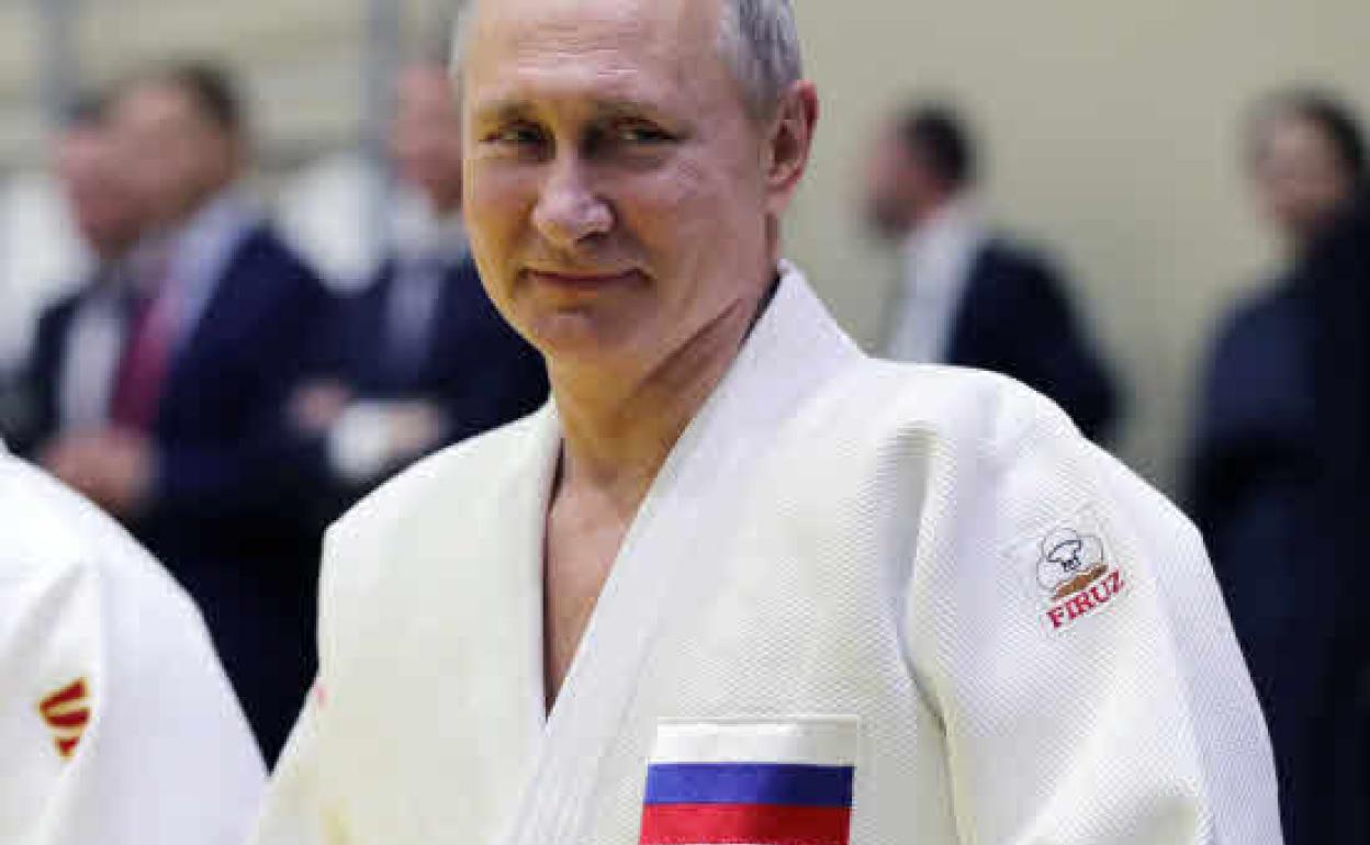 Vladímir Putin, con su kimono de judo. 