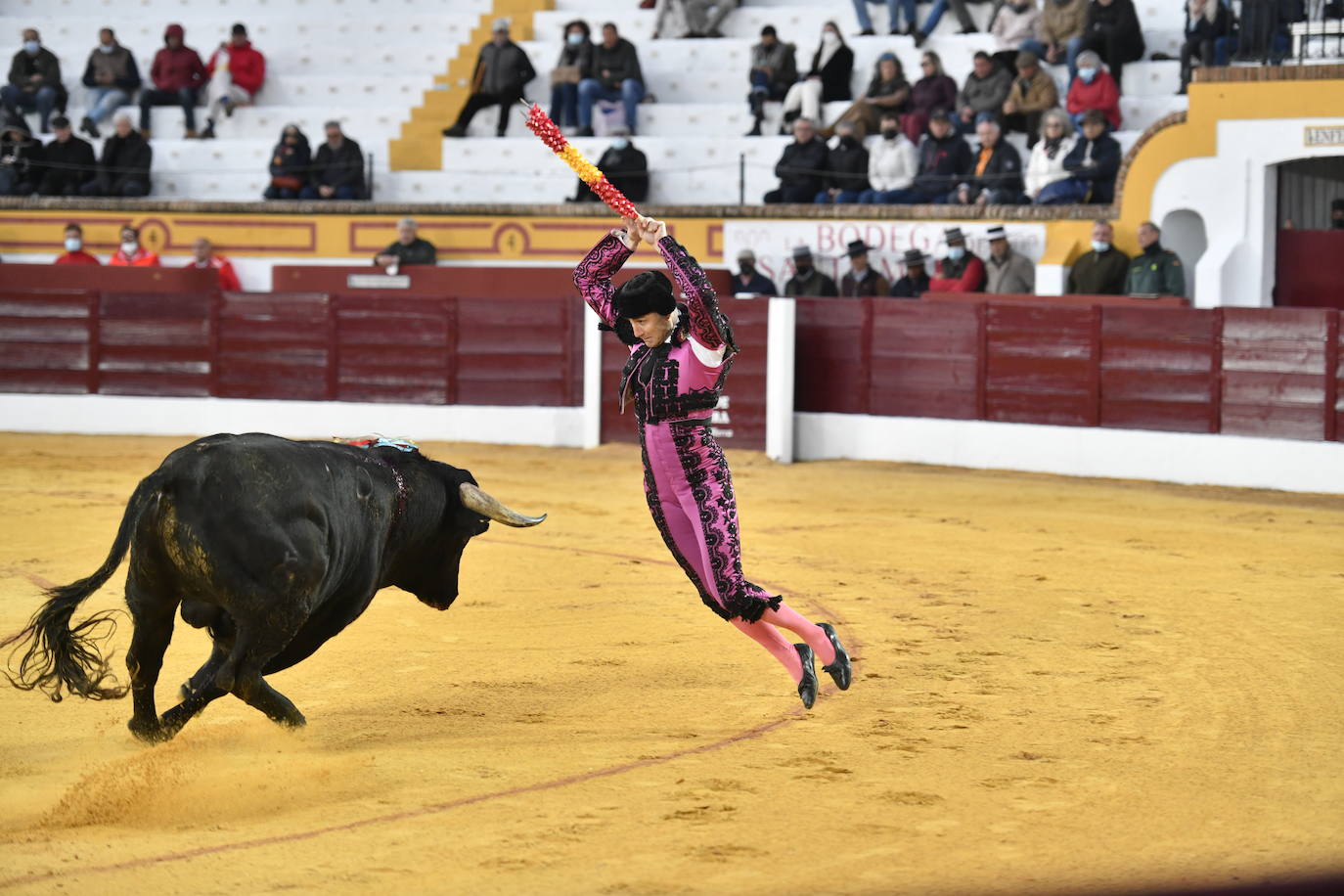 Fotos: Primer festejo de la Feria de Olivenza: Novillada con Carlos Domínguez, Manuel Perera y Eric Olivera