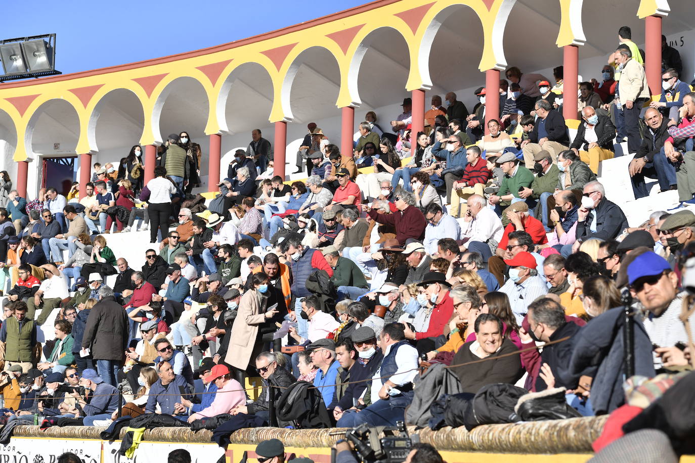 Fotos: Segunda novillada de Olivenza: Lalo de María, Alejandro Adame y Raquel Martín