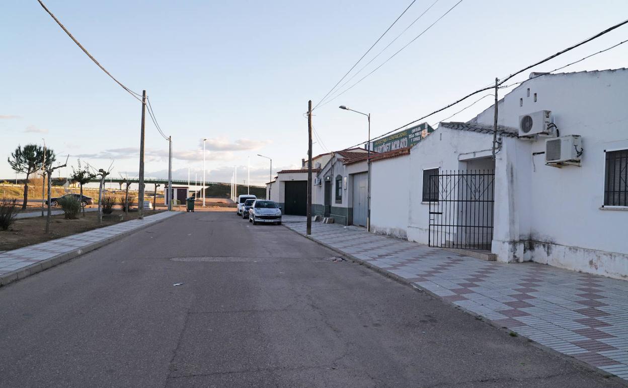 La vivienda de los fallecidos se encuentra justo a la entrada de Ruecas, en la ronda Vegas Altas