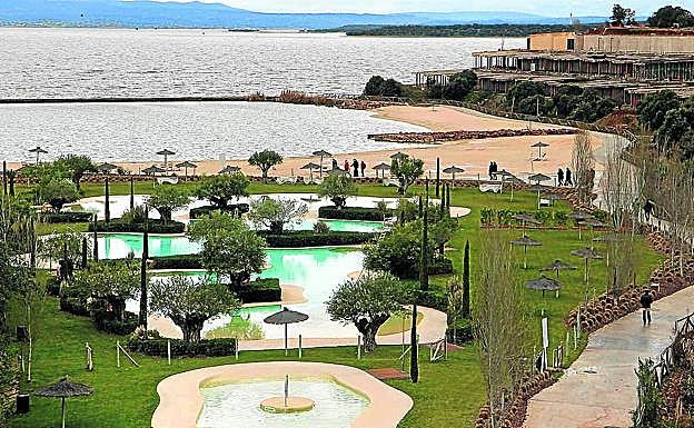 El promotor de Isla de Valdecañas pide a Vara ver el expediente de esa zona ZEPA