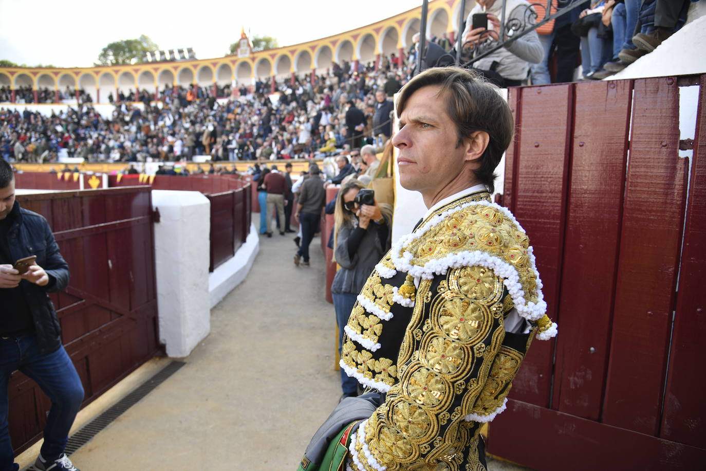 Fotos: En imágenes | La primera corrida de toros de Olivenza con Morante de la Puebla, El Juli y Emilio de Justo