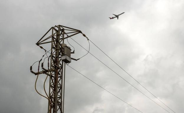 El precio de la luz pulveriza los récords y roza el martes los 545 euros/MWh