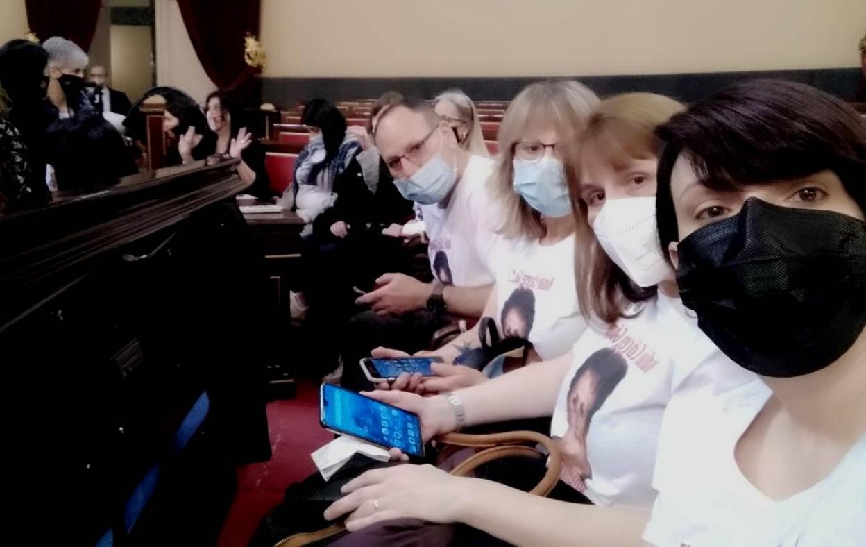 La familia de Rosalía, en el Senado. 