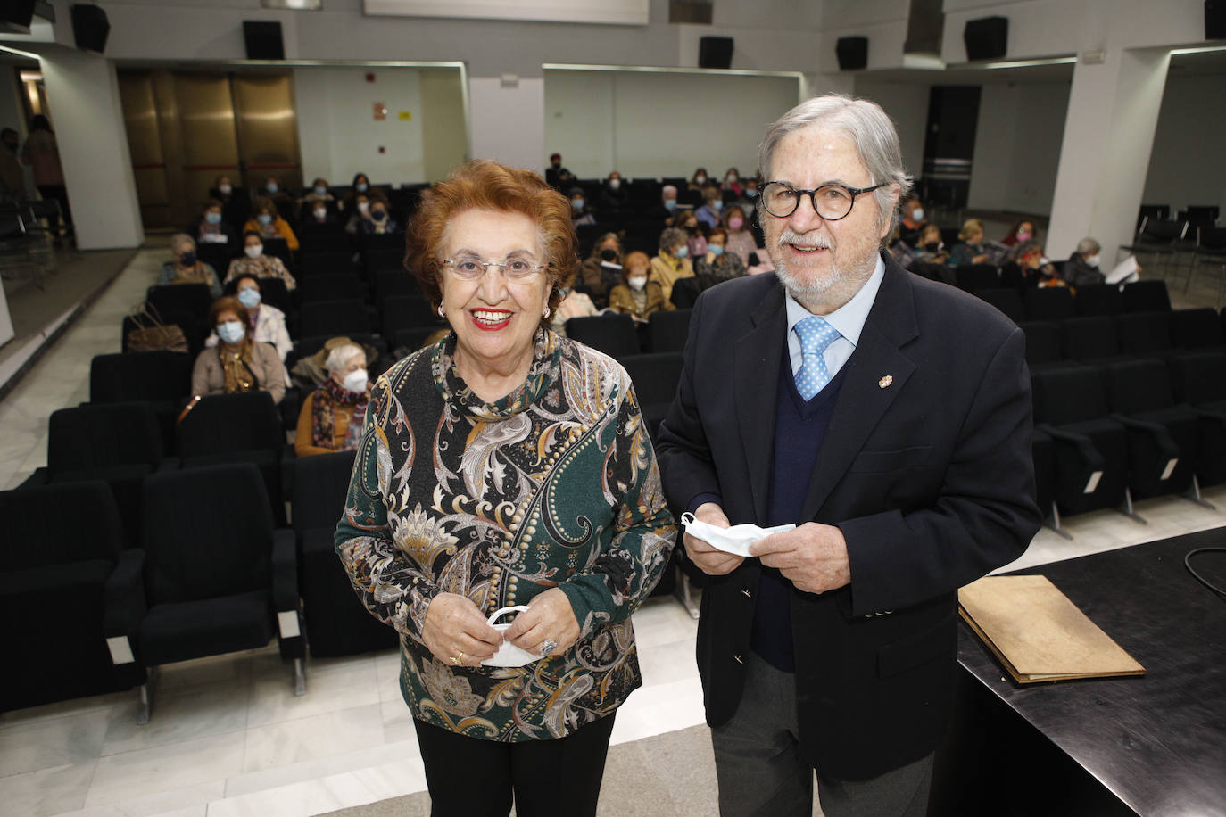 Gloria Mar´in y Antonio Bueno, de Ascemi. 