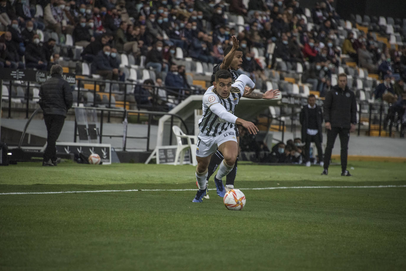 Fotos: Gorka Santamaría hace inmortal al Badajoz