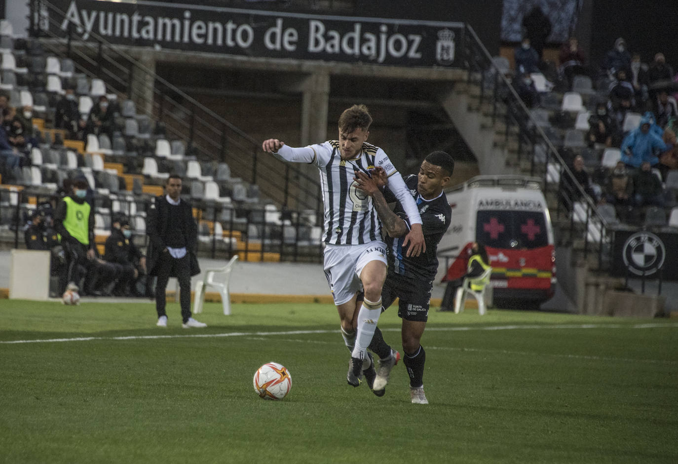 Fotos: Gorka Santamaría hace inmortal al Badajoz