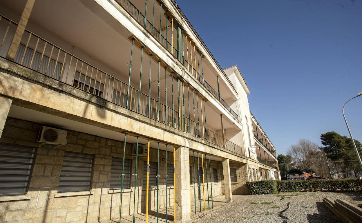 El albergue de Cáceres lleva dos años cerrado al público. 