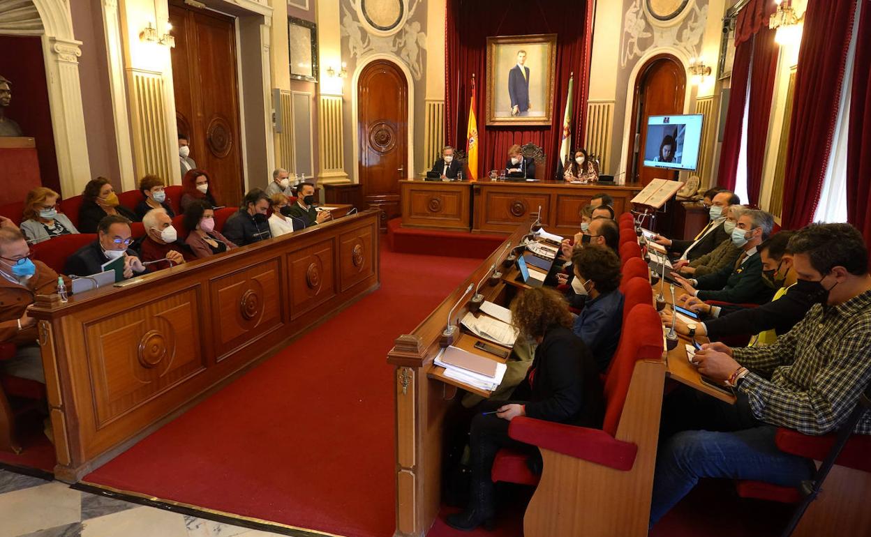 Los concejales, reunidos en el pleno este martes para aprobar los presupuestos. 