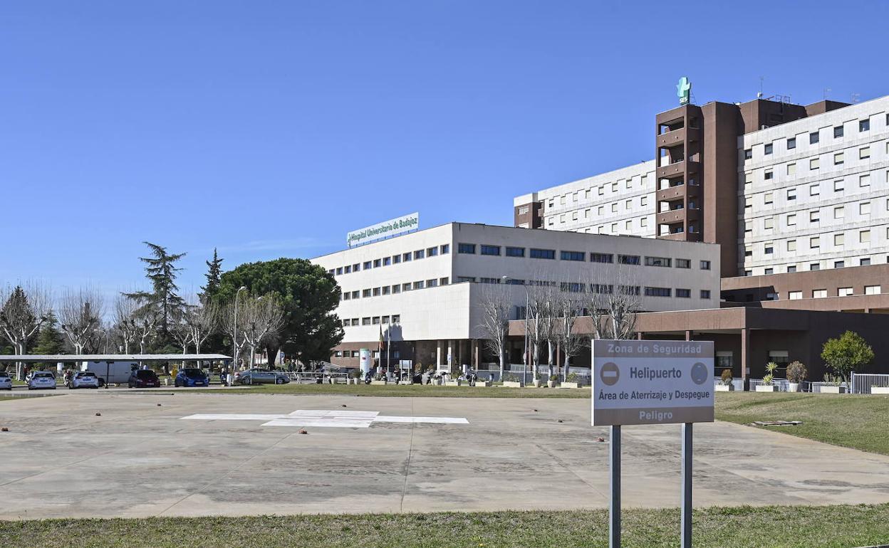 El ciclista herido fue trasladado al Univeristario de Badajoz en helicóptero.