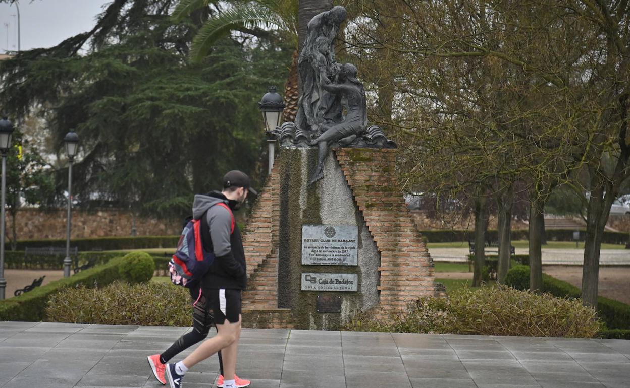 La estatua de la riada en su actual ubicación, en el Baluarte de la Trinidad. 