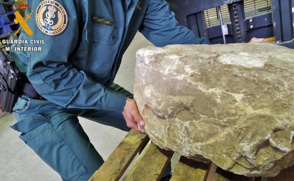 Piedra romana encontrada en una finca de Llerena. 