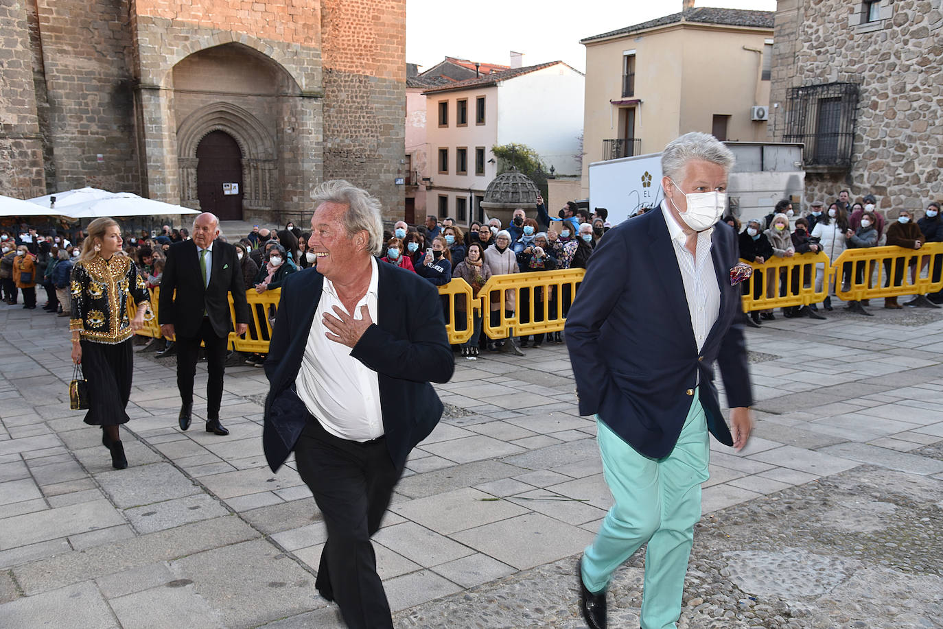 Fotos: Llegan al Palacio de Mirabel de Plasencia los invitados a la boda de Álvaro Falcó e Isabelle Junot