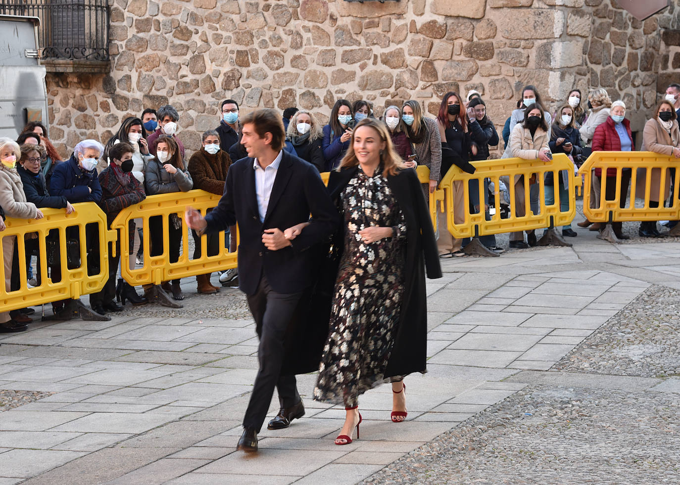 Fotos: Llegan al Palacio de Mirabel de Plasencia los invitados a la boda de Álvaro Falcó e Isabelle Junot