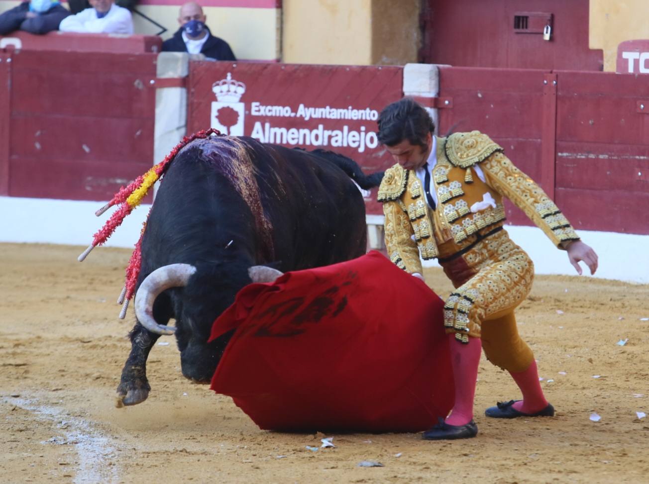 Fotos: Morante, Roca Rey de Emilio de Justo salen a hombros en Almendralejo