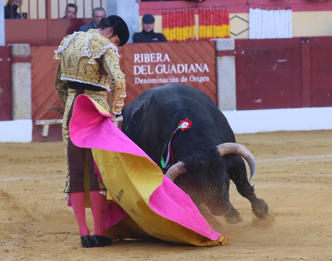 Fotos: Morante, Roca Rey de Emilio de Justo salen a hombros en Almendralejo