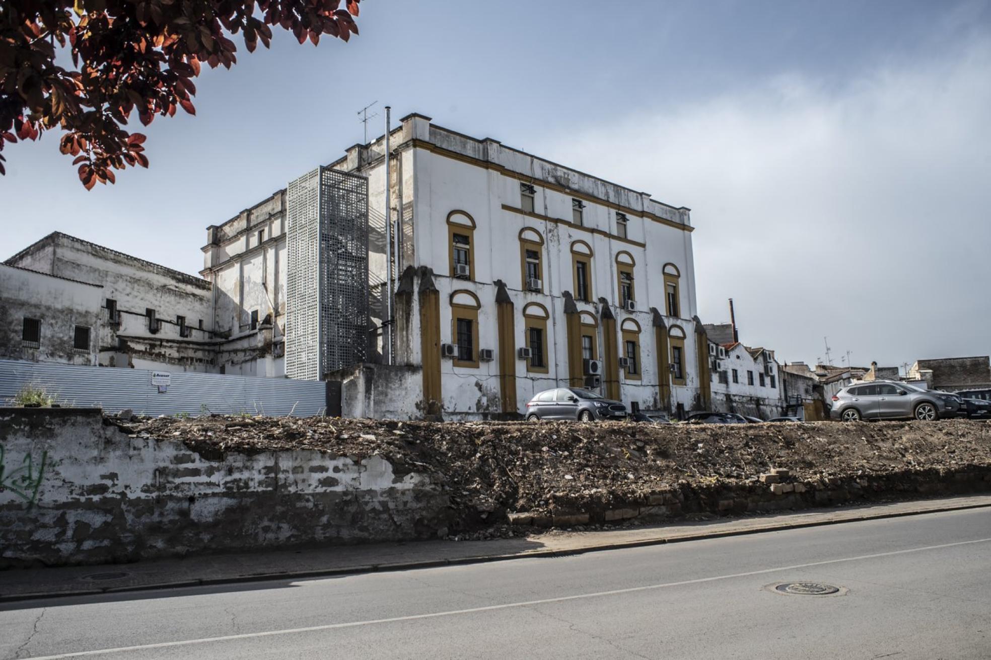 La vista del Palacio de Godoy en Badajoz desde la calle Joaquín Costa. 