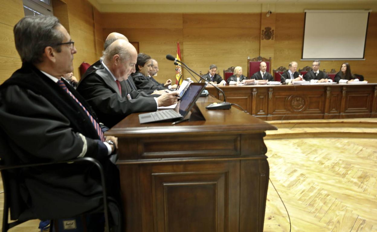 Vista en el TSJ extremeño sobre el caso Valdecañas, en septiembre del año 2019. 