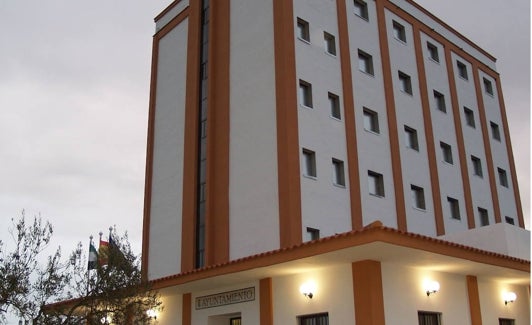 Antiguo silo de La Albuera, ahora sede del Ayuntamiento. 