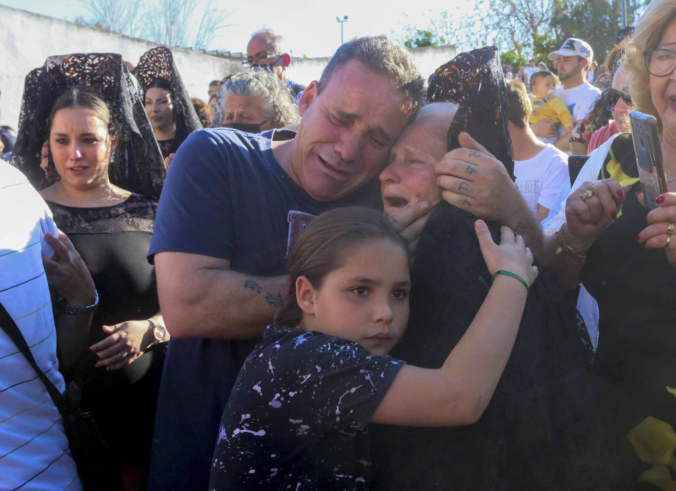 Emotivo homenaje a Lolo en la salida del Prendimiento