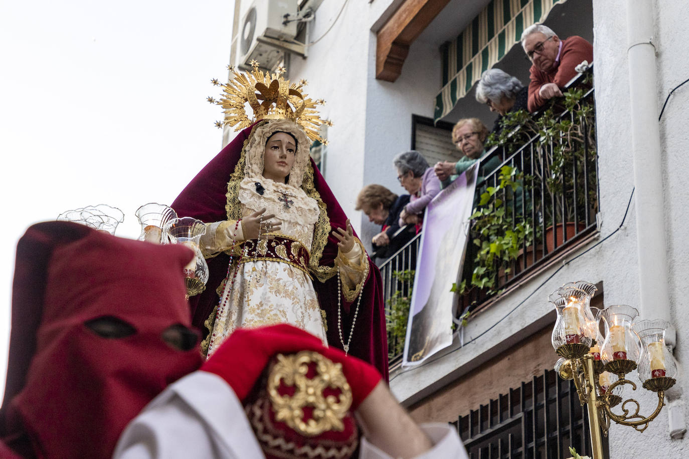 Imagen del paso de Nuestra Señora del Amor, que este Jueves Santo estrenó un nuevo manto.