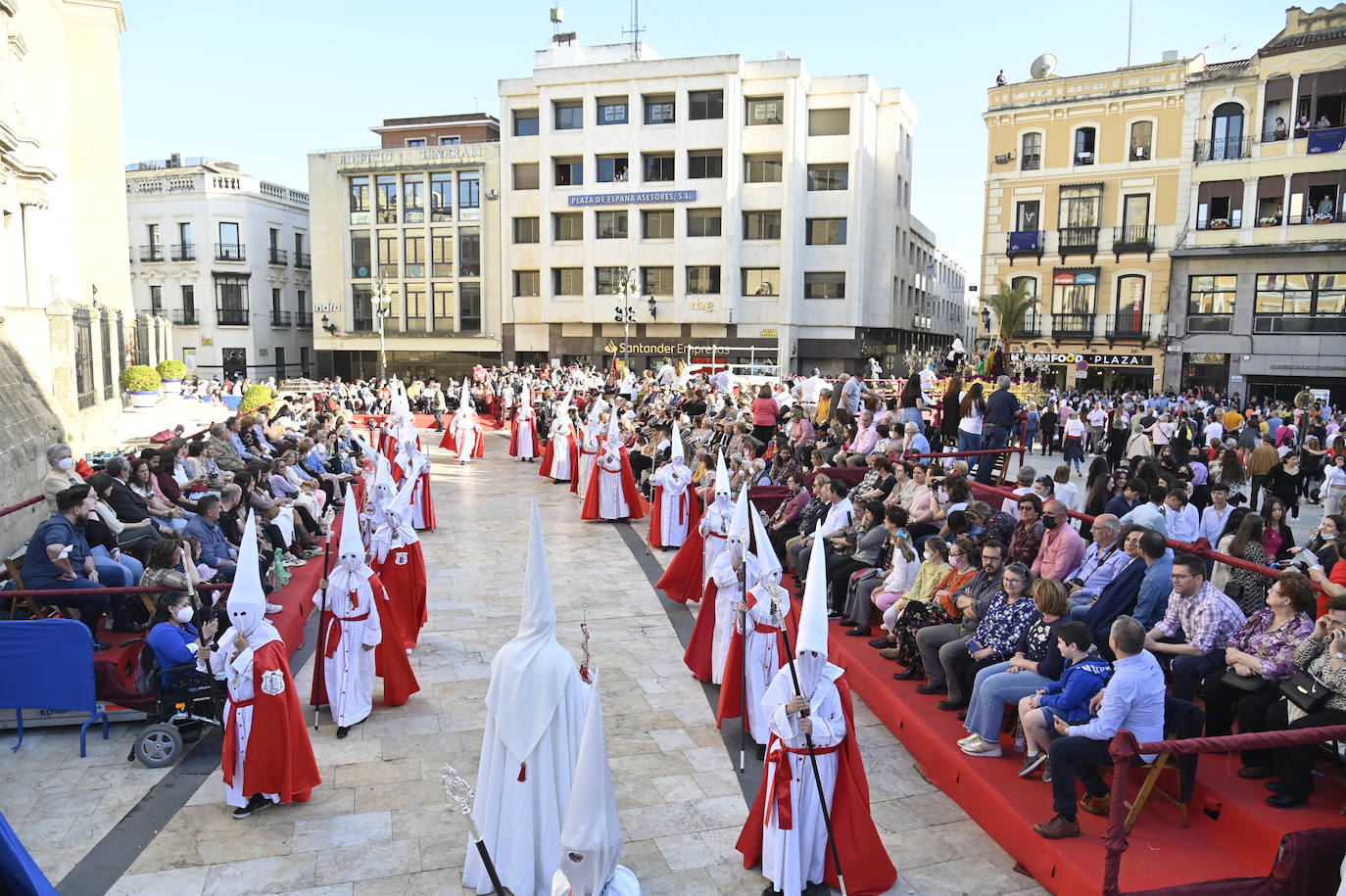 Fotos: Procesión Magna en el Viernes Santo de Badajoz