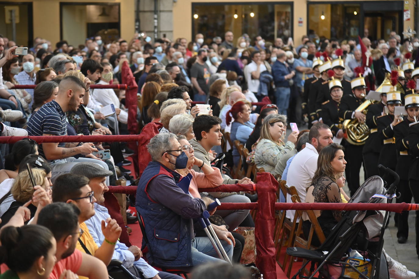 Fotos: Procesión Magna en el Viernes Santo de Badajoz