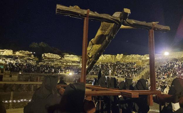 Vía Crucis en el Anfiteatro, momento culmen de la Semana Santa de Mérida