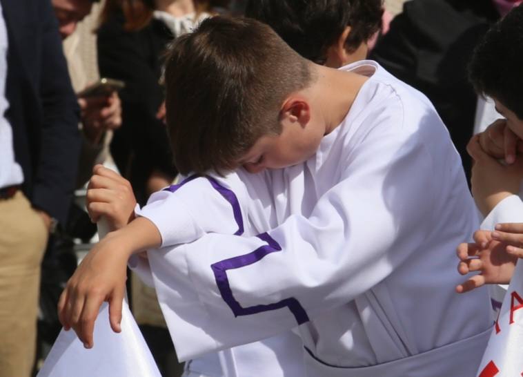 Fotos: Mérida vive la resurrección en el encuentro de la Plaza de España