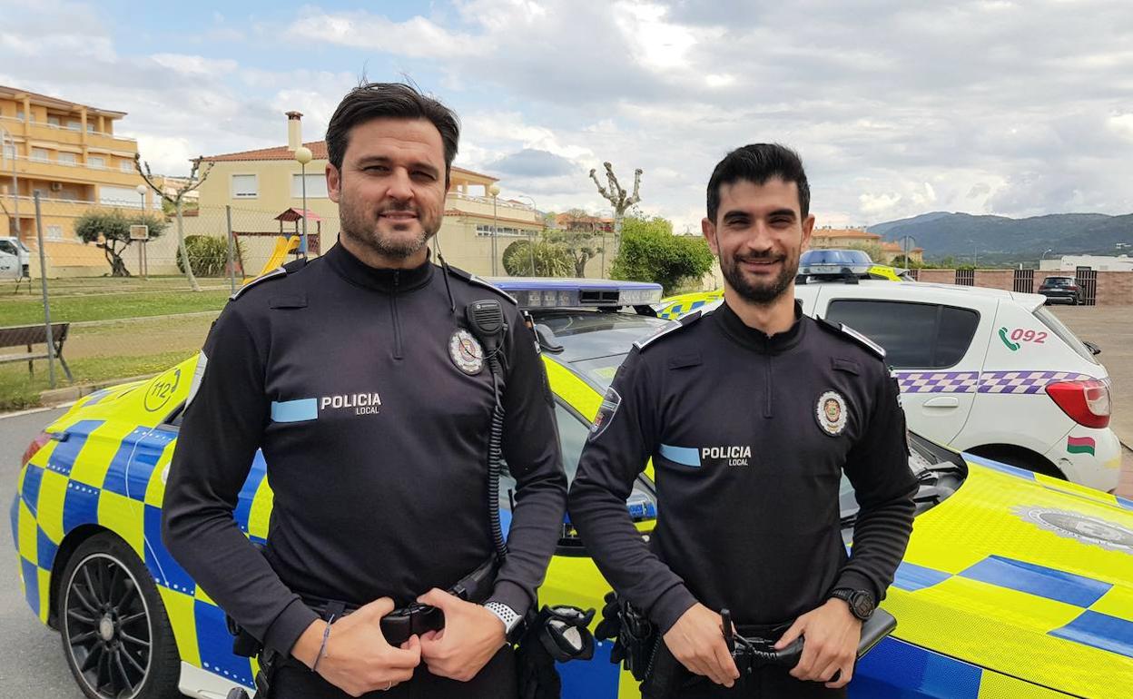 Los policías locales, Pedro Velázquez y José Manuel Merino. 