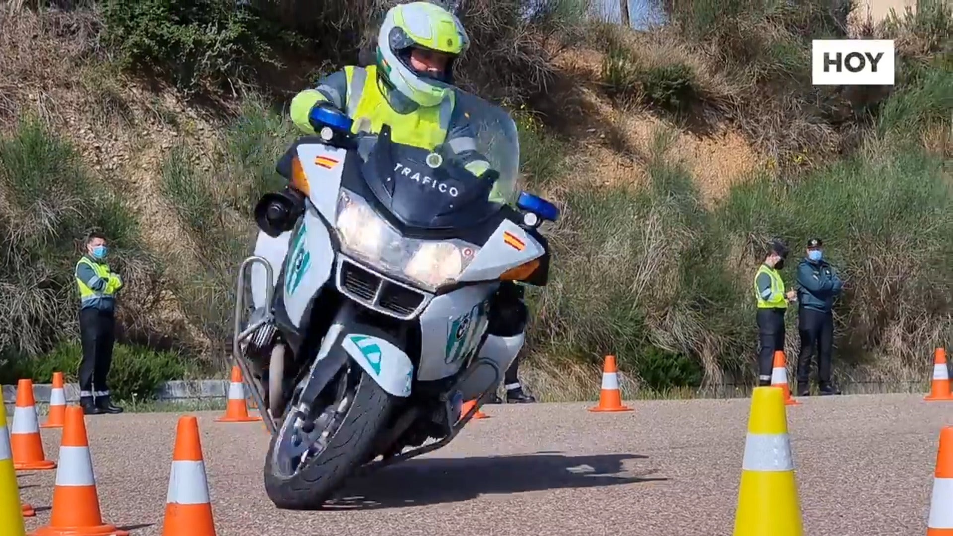 Tres guardias civiles por puesto para participar en la Vuelta a España​