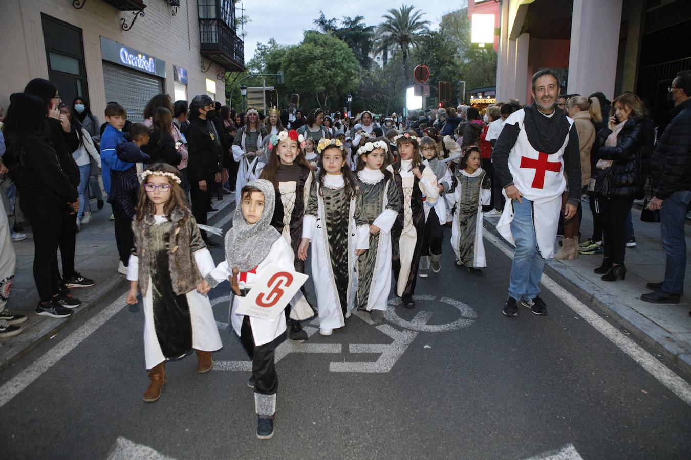 Fotos: El desfile de San Jorge de Cáceres, en imágenes