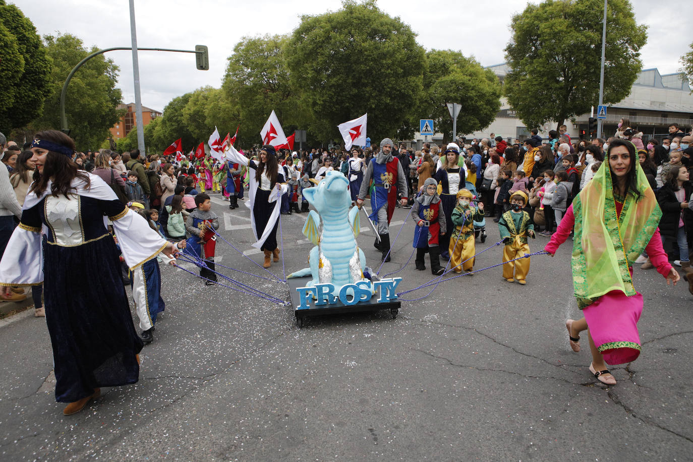 Fotos: El desfile de San Jorge de Cáceres, en imágenes