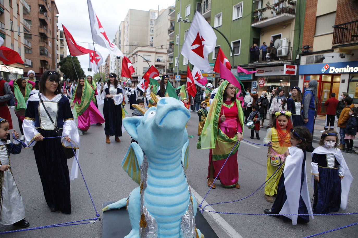 Fotos: El desfile de San Jorge de Cáceres, en imágenes