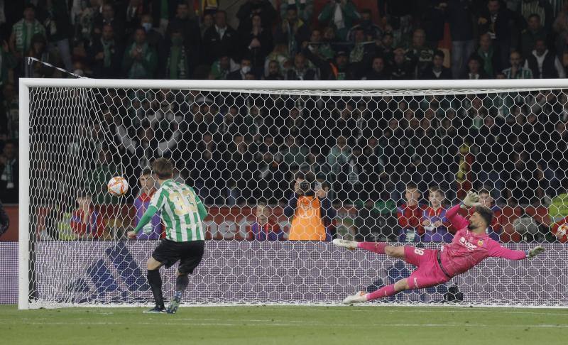 Juan Miranda marca el penalti decisivo que le dio al Betis su tercer título de Copa.