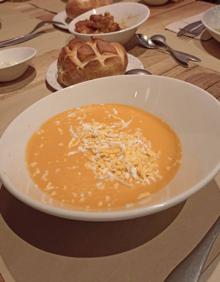 Imagen secundaria 2 - Chipirones en ensalada, a la plancha y salmorejo.