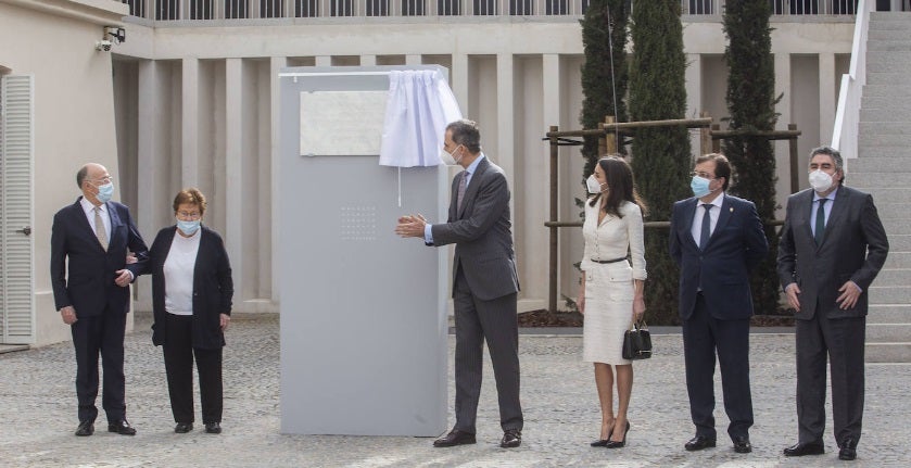 En febrero de 2021 los Reyes Felipe VI y Doña Leticia inauguraron el Museo Helga de Alvear de Cáceres. 