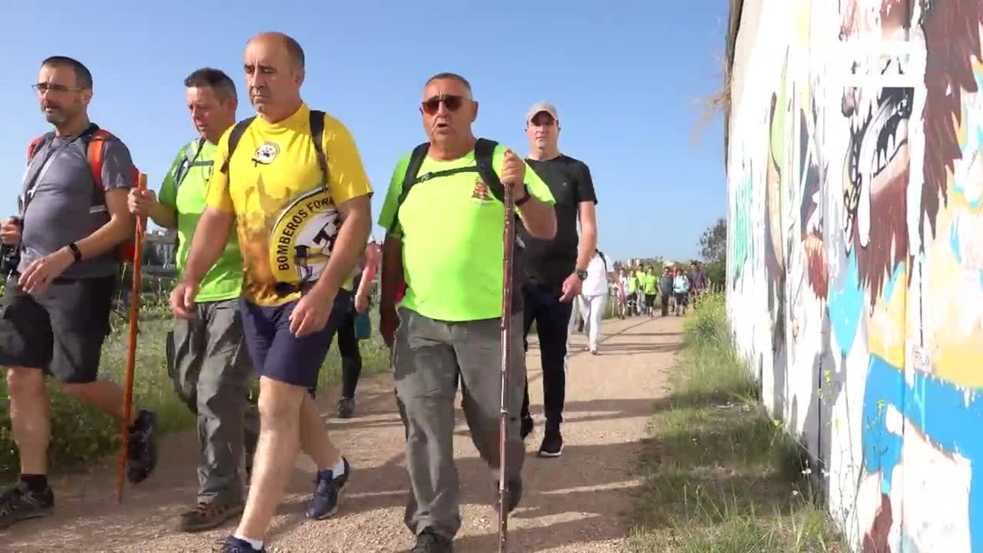 Los senderistas ya caminan desde Badajoz hacia Bótoa