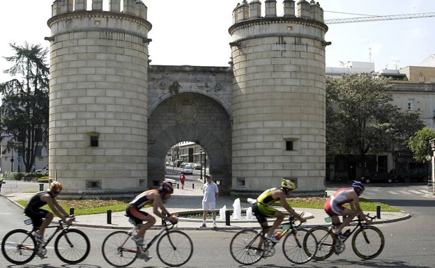 La falta de policías locales obliga a suspender el Triatlón Puerta de Palma de Badajoz